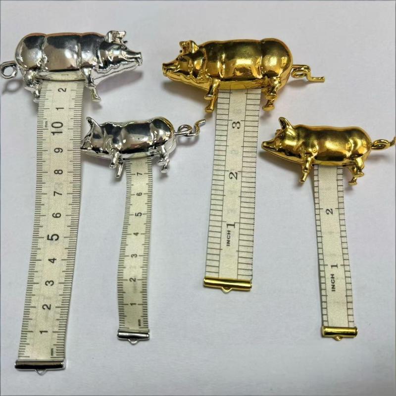 (Ce14)Antique Pig Mini Tape Me - Sewing Gauge Ruler 评论和价格