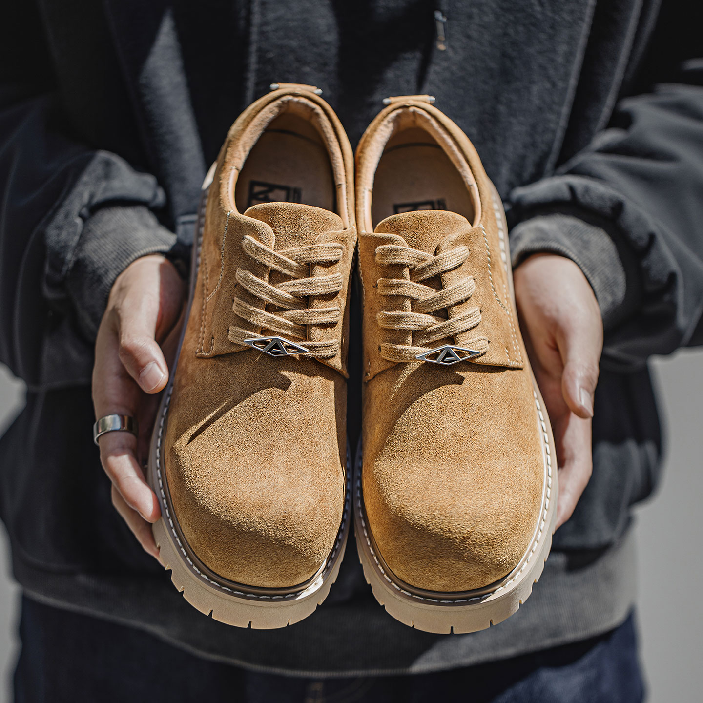 Mr.A Brand Suede Designer Shoe - Sewing Latex 评论和价格